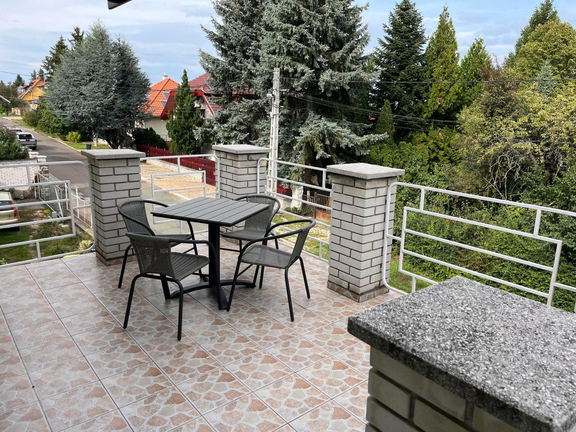 Petoefi Vendeghaz Hotel Eger Exterior photo